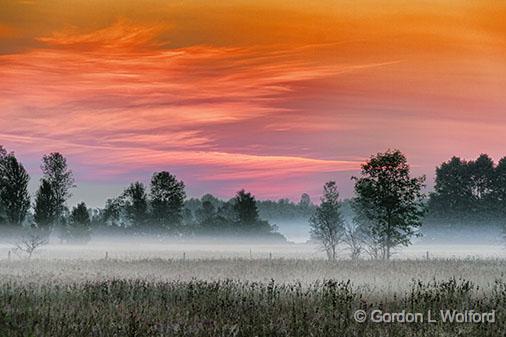 Country Sunrise_25133.jpg - Photographed near Smiths Falls, Ontario, Canada.